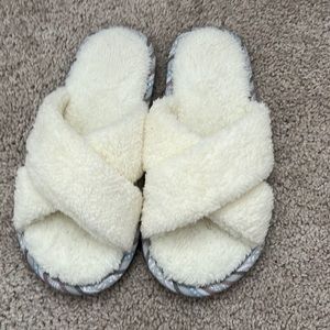 Brand new Feelgoodz slippers